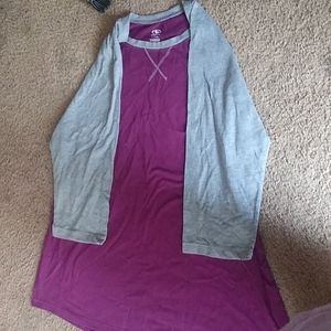 A good quality shirt elbow length sleeves